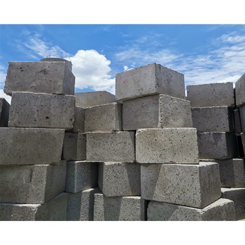 老舊光伏項(xiàng)目的光伏墩更換需要注意什么？曲靖東星耀分享